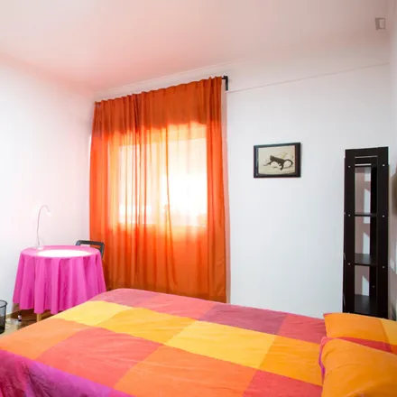 Rent this 5 bed room on Praceta do Poder Local in 2650-130 Pontinha, Portugal
