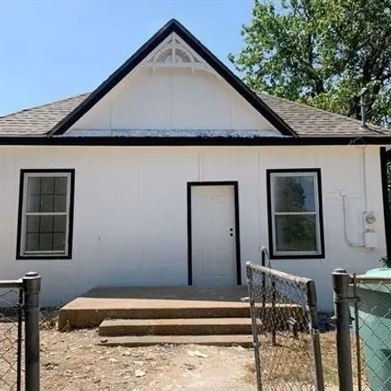 Rent this 3 bed house on 854 North Maxey Street in Sherman, TX 75090