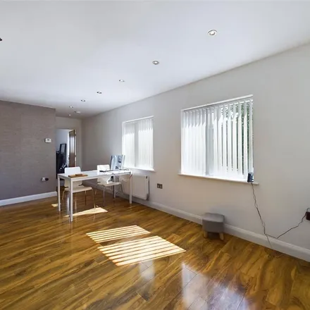 Image 5 - Olympus Park, Gloucester, GL2 4NH, United Kingdom - Apartment for rent