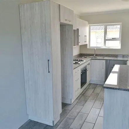 Rent this 2 bed apartment on Oak Road in Nelson Mandela Bay Ward 6, Gqeberha