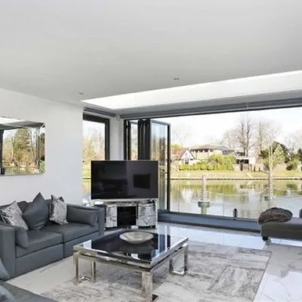 Rent this 3 bed apartment on Riverside in Runnymede, TW18 3NH