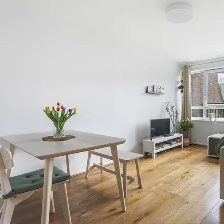 Rent this 2 bed apartment on unnamed road in London, SE1 4TE