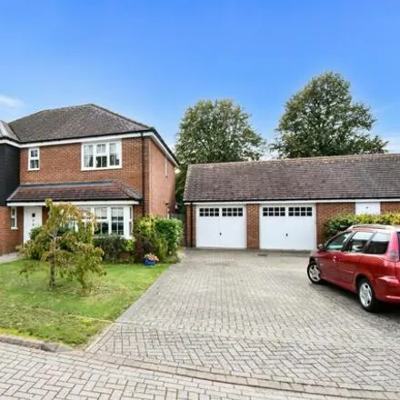 Buy this 5 bed house on Middleway in Bedford, MK43 9FF
