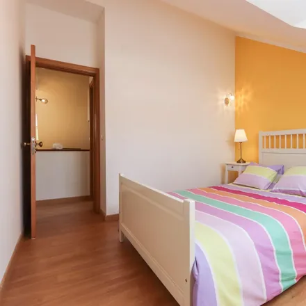 Rent this 2 bed room on Rua Brazão Farinha in 1500-618 Lisbon, Portugal