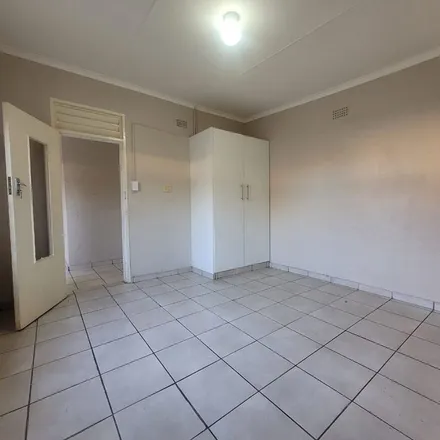 Image 3 - Level Street, Wentworth Park, Krugersdorp, 1739, South Africa - Apartment for rent