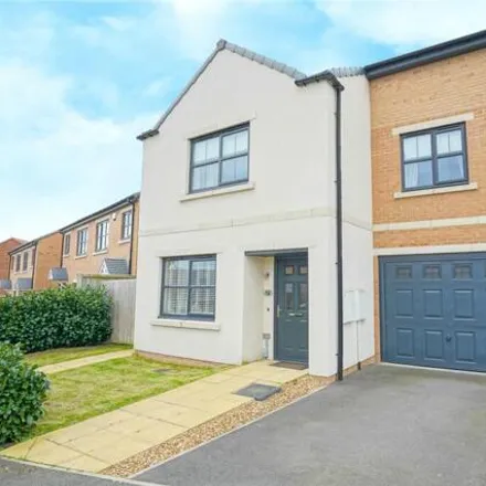 Buy this 3 bed house on Newland Avenue in Maltby, S66 8AJ
