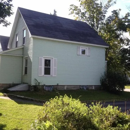 Buy this 3 bed house on 133 Frederick Street in Manchester, NH 03102
