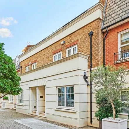 Buy this 3 bed townhouse on 9 College Place in Lot's Village, London