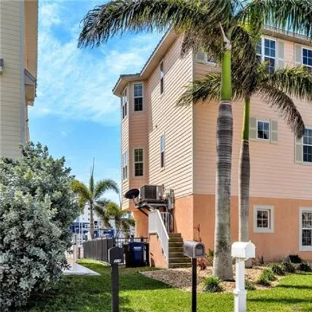 Image 1 - 470 137th Avenue Cir, Madeira Beach, Florida, 33708 - House for sale