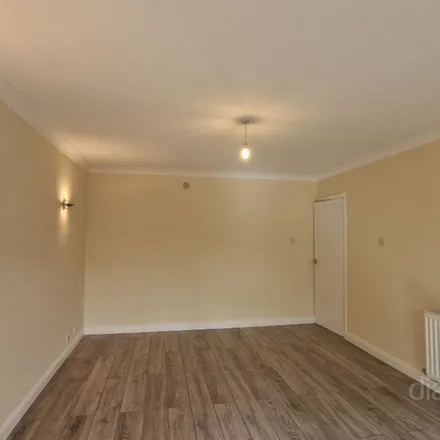 Image 7 - Silverbeck Way, Stanwell Moor, TW19 6BT, United Kingdom - Apartment for rent
