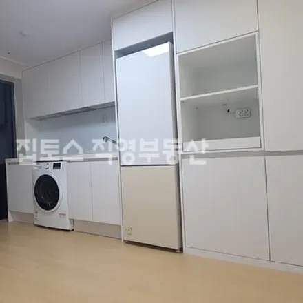 Rent this 2 bed apartment on 서울특별시 관악구 신림동 1459-31