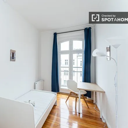Rent this 3 bed room on Kaiser-Friedrich-Straße 59 in 10627 Berlin, Germany