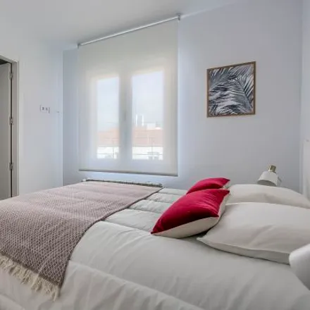 Image 5 - Calle del Limonero, 24, 28020 Madrid, Spain - Apartment for rent