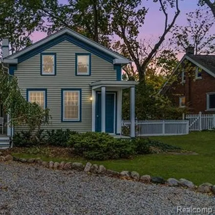 Buy this 3 bed loft on Farmington Historic District in Grand River Avenue, Farmington