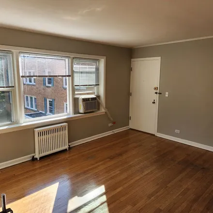 Rent this 2 bed apartment on 527 Michigan Avenue in Evanston, IL 60202