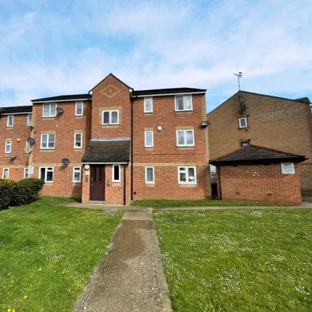 Rent this 2 bed apartment on Danbury Crescent in South Ockendon, RM15 5XB