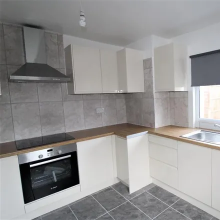 Rent this 5 bed townhouse on Tynemouth Road in Tottenham Hale, London