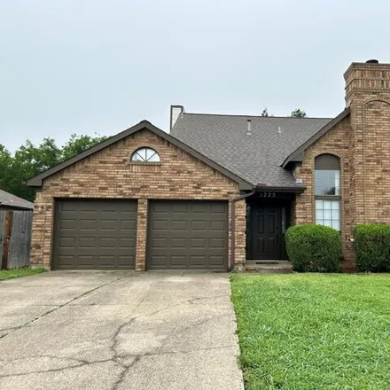 Rent this 3 bed house on 1275 Eaton Lane in Grapevine, TX 76051