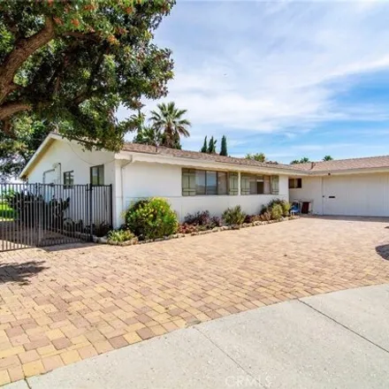 Image 1 - 5701 Wallis Lane, Los Angeles, CA 91367, USA - House for sale