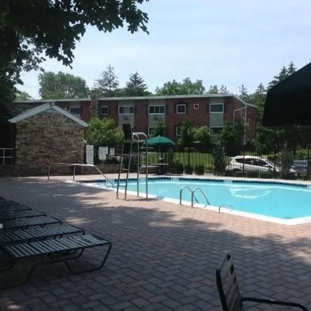 Image 3 - 668 Veterans Memorial Highway, Hauppauge, Smithtown, NY 11788, USA - Apartment for rent