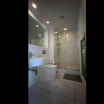 Image 5 - 35 Lincoln Plaza, Millwall, London, E14 9DR, United Kingdom - Apartment for rent