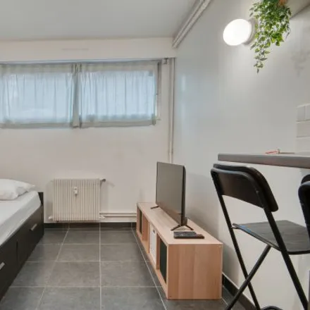 Rent this studio apartment on 4 Impasse des Peupliers in 13008 8e Arrondissement, France