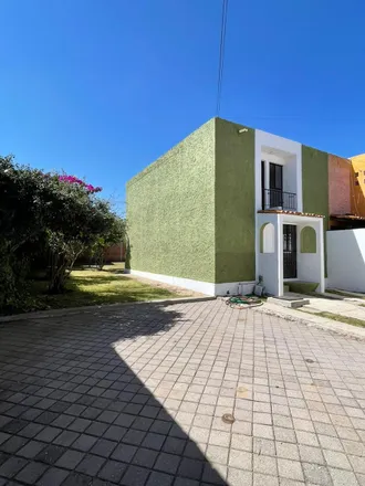Buy this studio house on Calle Gorrión 13 in Infonavit La Luz, 37746 San Miguel de Allende