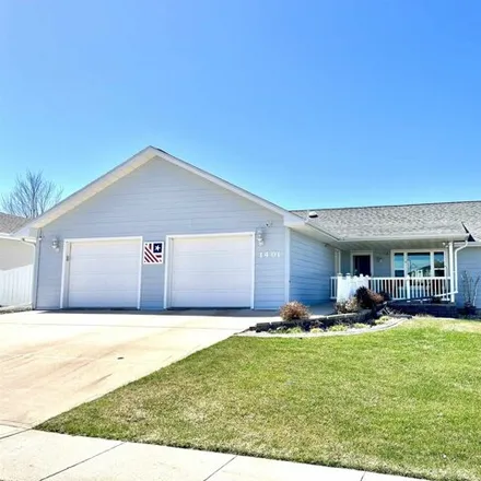 Buy this 4 bed house on 1499 West Street in Yankton, SD 57078