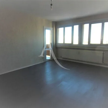 Rent this 3 bed apartment on 30A Rue Docteur Laënnec in 71100 Chalon-sur-Saône, France