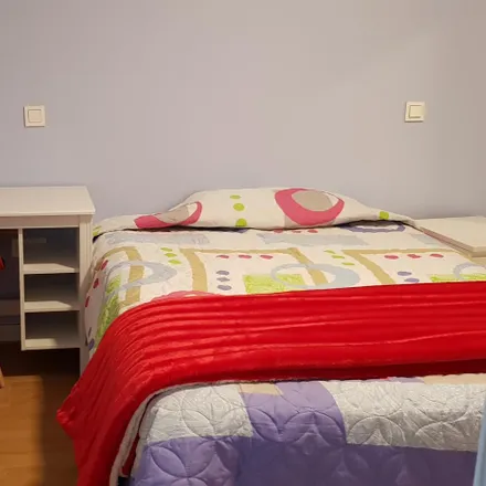 Rent this 3 bed room on Madrid in Calle Núñez de Balboa, 28902 Getafe