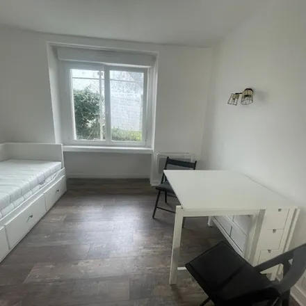 Rent this 1 bed apartment on 2 Place de Guebriant in 29250 Saint-Pol-de-Léon, France
