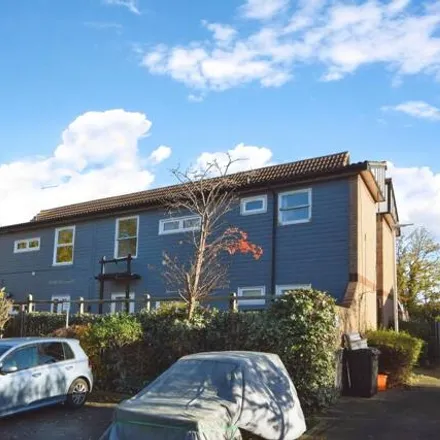 Buy this 1 bed apartment on Holgate in Bowers Gifford, SS13 1JD