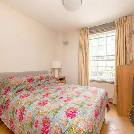 Rent this 3 bed apartment on Marugame Udon in 449 Strand, London