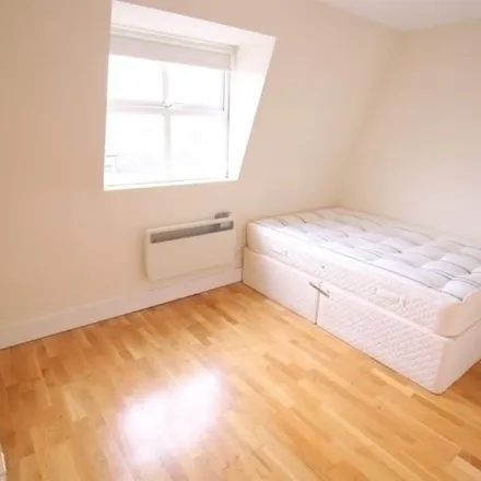 Image 3 - 428 Hornsey Road, London, N4 3GY, United Kingdom - Apartment for rent