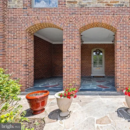 Image 2 - 3811 Saint Paul Street, Baltimore, MD 21218, USA - House for sale