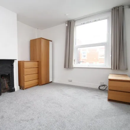 Image 6 - Methley Mount, Leeds, LS7 3NG, United Kingdom - Townhouse for rent