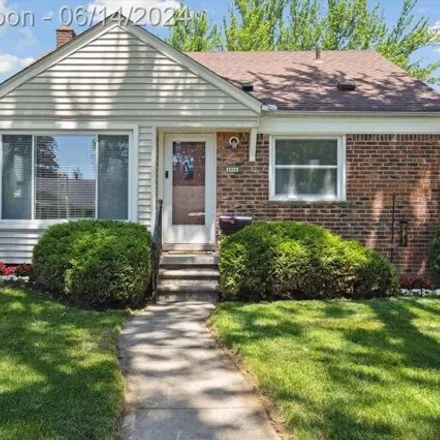 Buy this 3 bed house on 3306 Ravena Ave in Royal Oak, Michigan