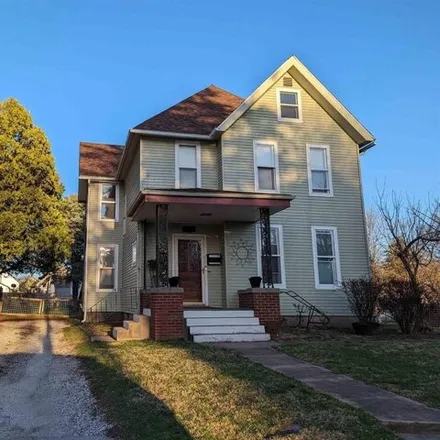 Buy this 4 bed house on 744 Summer Street in Burlington, IA 52601