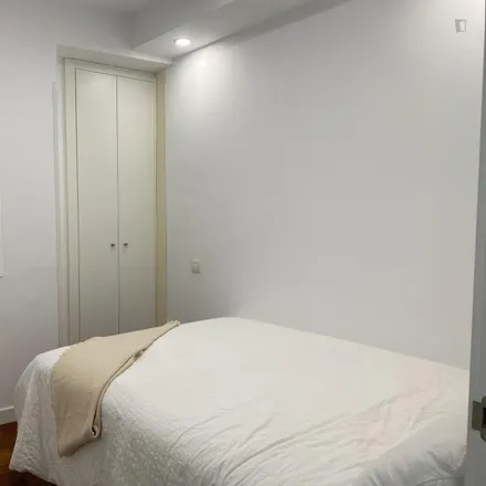 Image 1 - Calle de Jesús y María, 15, 28012 Madrid, Spain - Apartment for rent