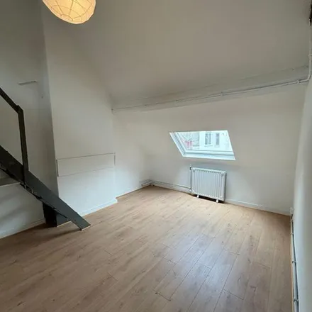 Rent this 4 bed apartment on Rue Stevin - Stevinstraat 124 in 1000 Brussels, Belgium