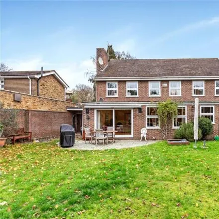Image 4 - Cardross House, Church Road, London, TW10 5HG, United Kingdom - House for rent
