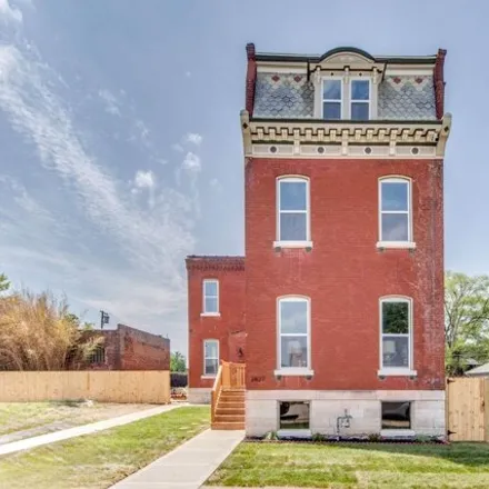 Buy this 3 bed house on 2835 Oregon Avenue in St. Louis, MO 63118