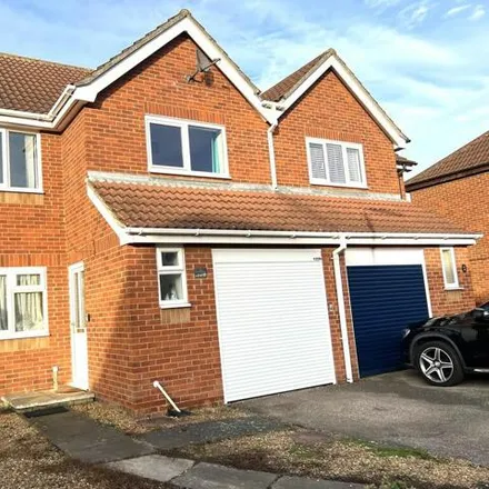 Buy this 3 bed duplex on Curlew Avenue in Chatteris, PE16 6PL