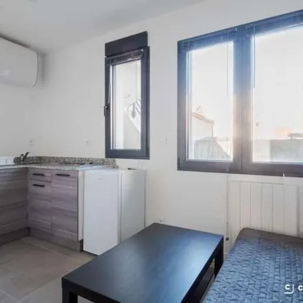 Rent this 1 bed apartment on 39 Rue Jeanne Gleuzer in 92700 Colombes, France