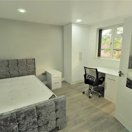 Rent this 8 bed apartment on 52 Rookery Road in Selly Oak, B29 7DQ