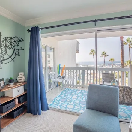 Image 5 - 640 The Village, Redondo Beach, CA 90277, USA - Apartment for rent