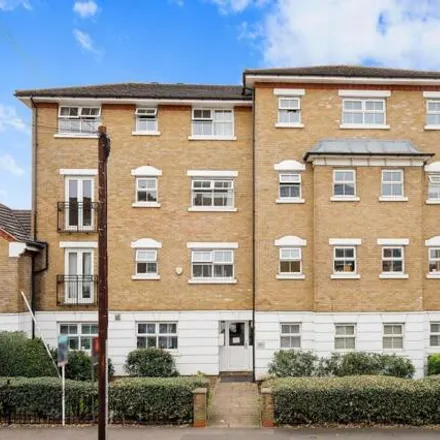 Buy this 2 bed apartment on Sumner Road in London, SE15 5GA