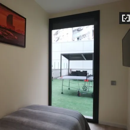 Rent this 6 bed room on Basar Jie in Gran Via de les Corts Catalanes, 261