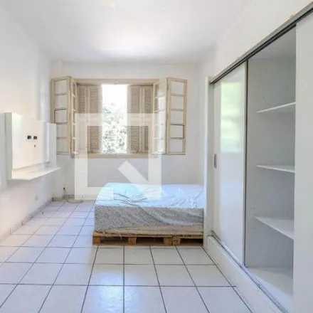 Rent this 1 bed apartment on Predio 9 de Julho in Rua João Adolfo 115, República