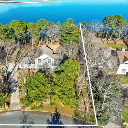 Rent this 4 bed house on 8 Duckwood Lane in Southampton, Hampton Bays